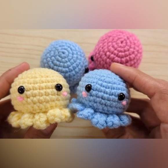 (Bundle of 8!) Crochet Octopus’ - Picture 3 of 3